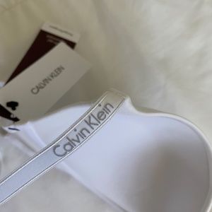 NWT Calvin Klein 32D Push Up Bra